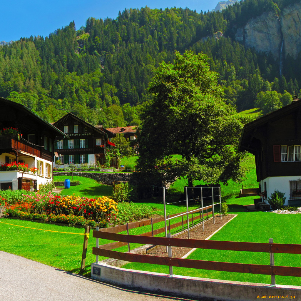 Обои Lauterbrunnen Швейцария Города Ласточкино гнездо (Крым), обои для  рабочего стола, фотографии lauterbrunnen швейцария, города, - улицы,  площади, набережные, швейцария, трава, цветы, улица, дома Обои для рабочего  стола, скачать обои картинки заставки